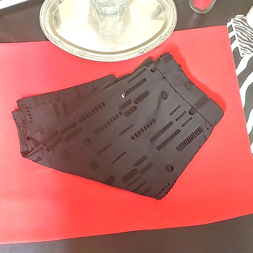 Mock Neck Ripped Short Set (Color: Black) - Picture 6 of 10